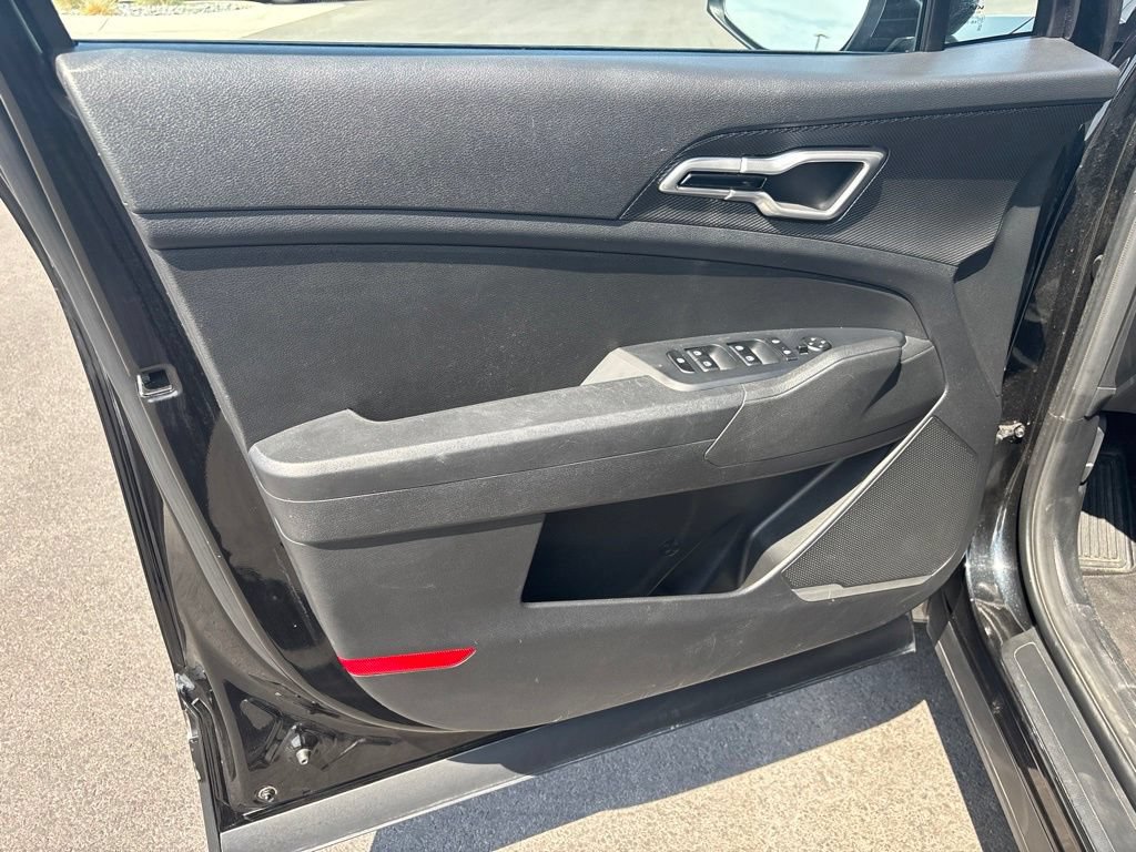 Certified 2023 Kia Sportage LX AWD/4WD image 3