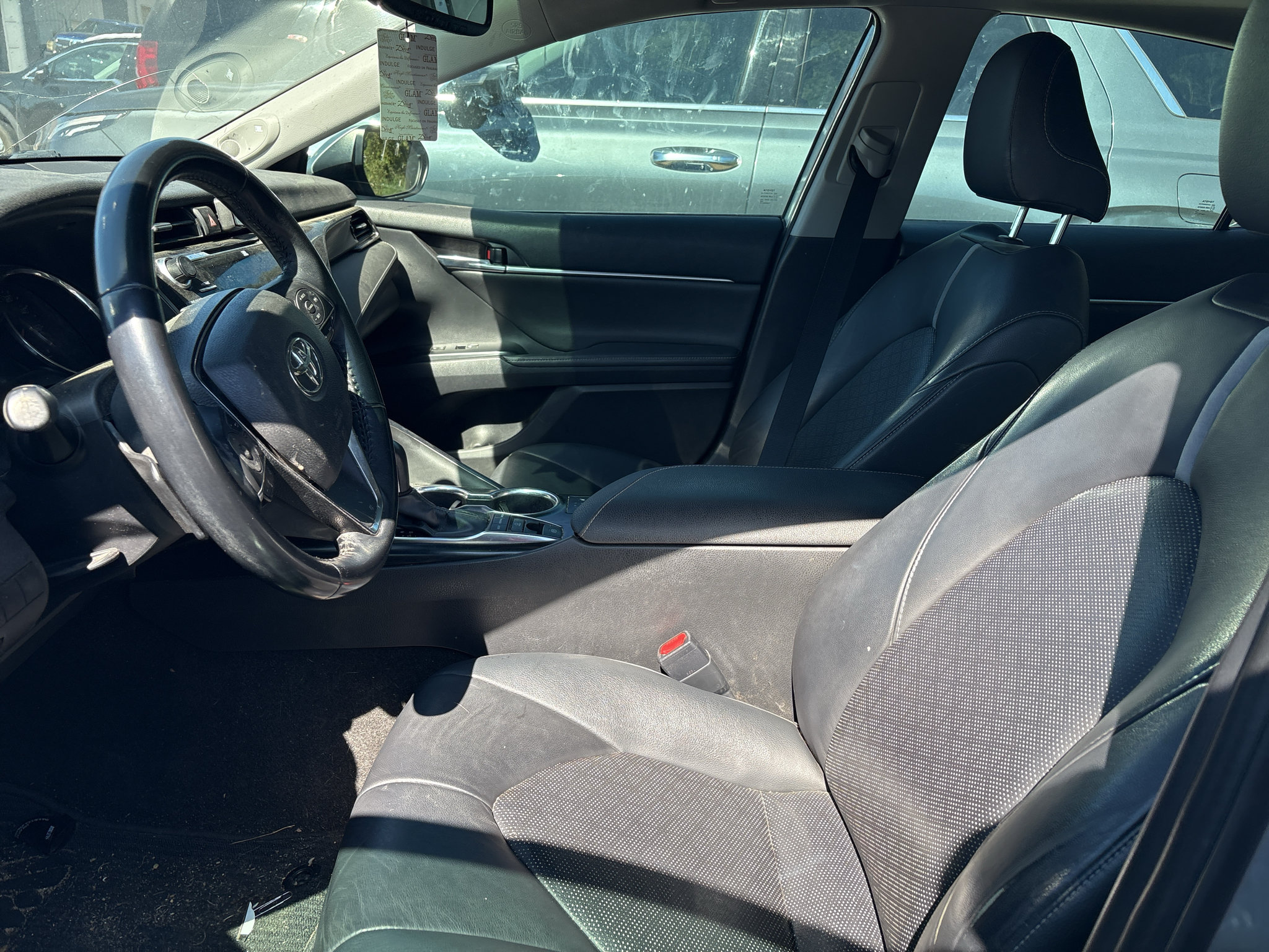 Used 2019 Toyota Camry XSE FWD image 3