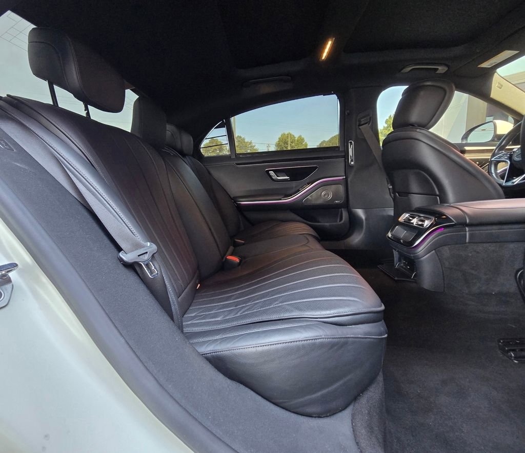 Used 2022 Mercedes-Benz S 500 4MATIC w/ AMG Line Package image 27