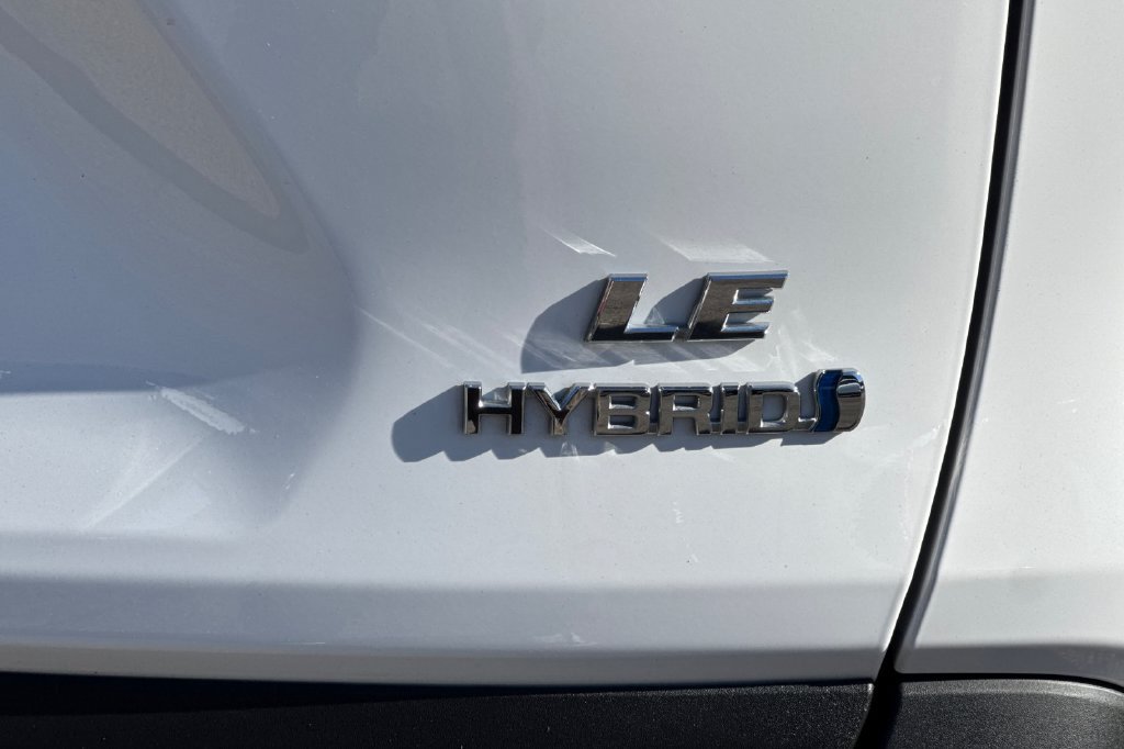 Used 2023 Toyota RAV4 LE AWD/4WD image 25