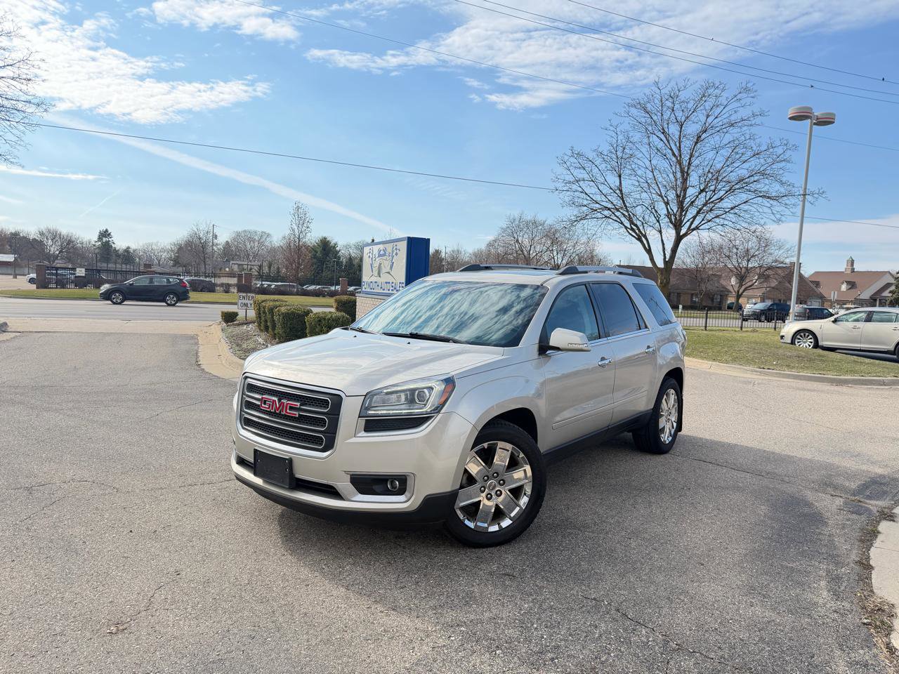 Used 2017 GMC Acadia Limited SLT AWD/4WD image 1