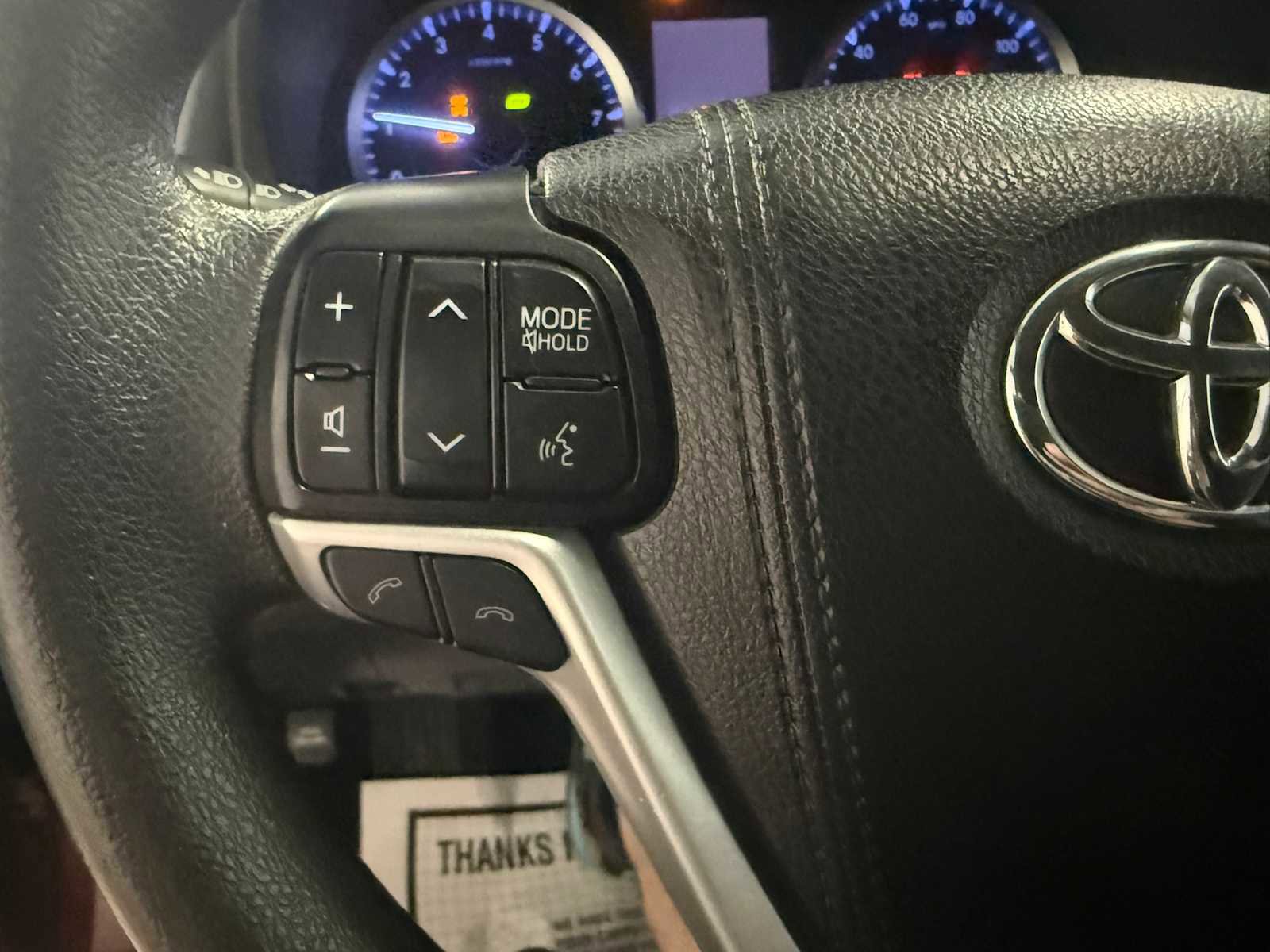 Used 2019 Toyota Highlander LE AWD/4WD image 28
