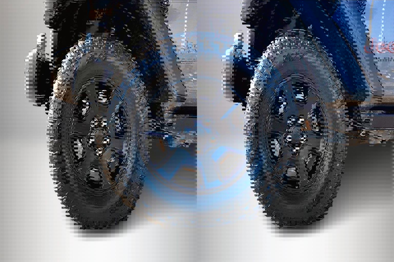 Used 2023 Jeep Gladiator Mojave w/ Cold Weather Group image 34