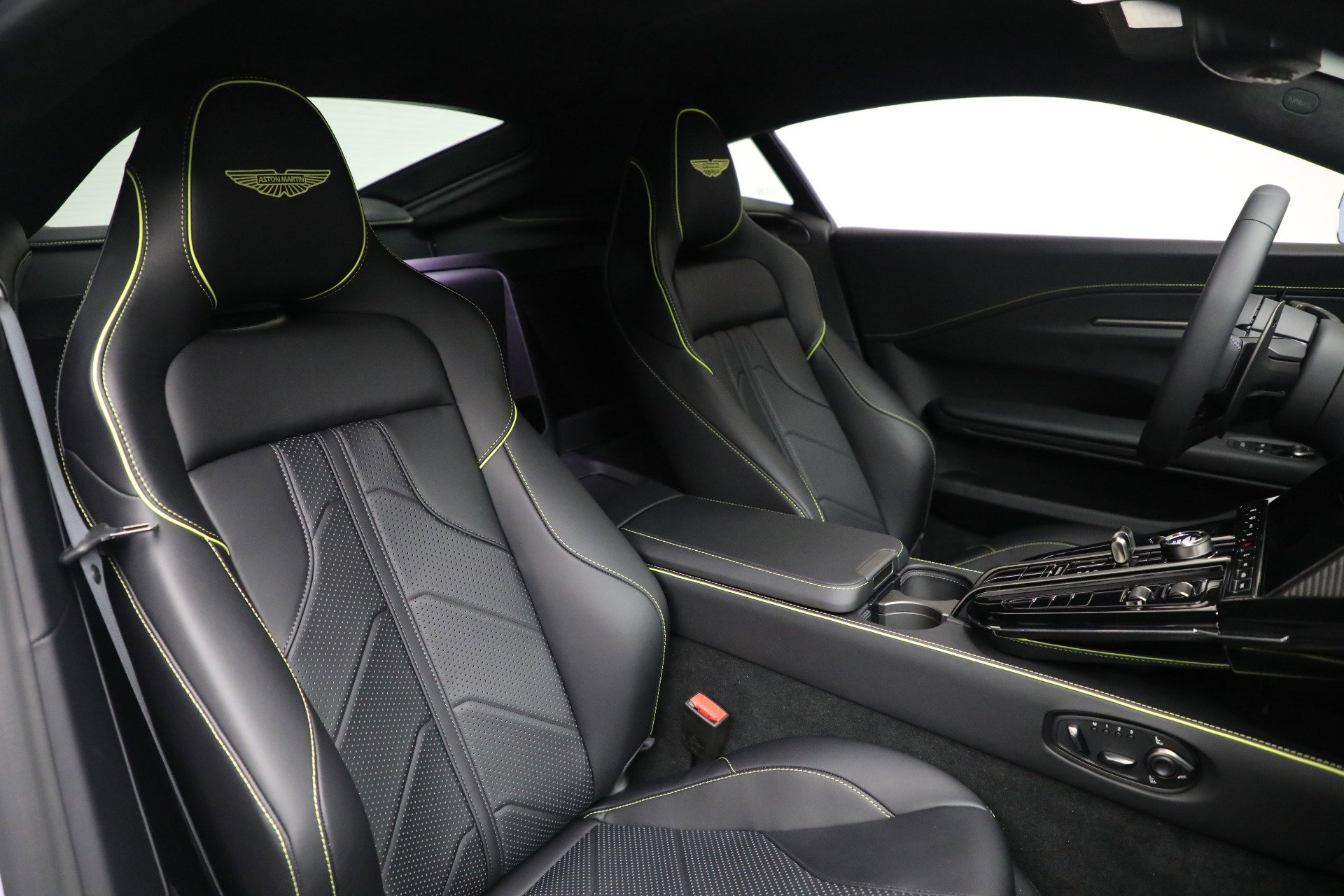 New 2026 Aston Martin V8 Vantage Coupe image 20