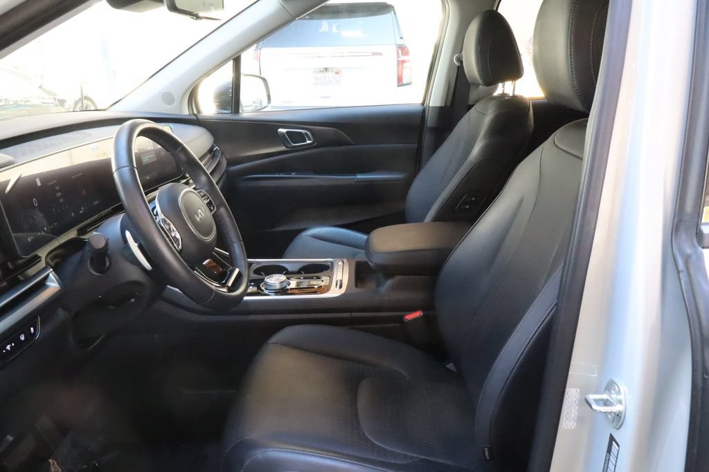 Used 2025 Kia Carnival SX Prestige FWD image 20