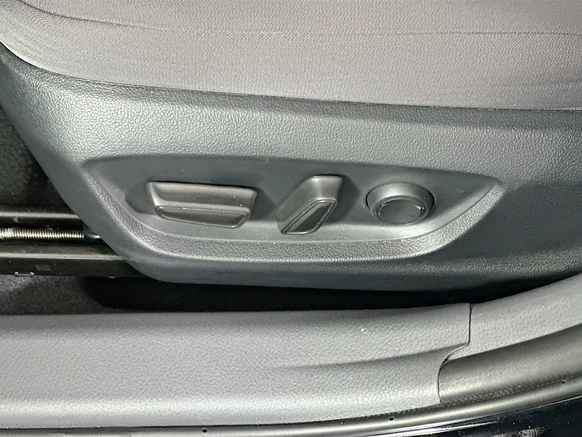 Used 2023 Toyota Camry LE FWD image 13