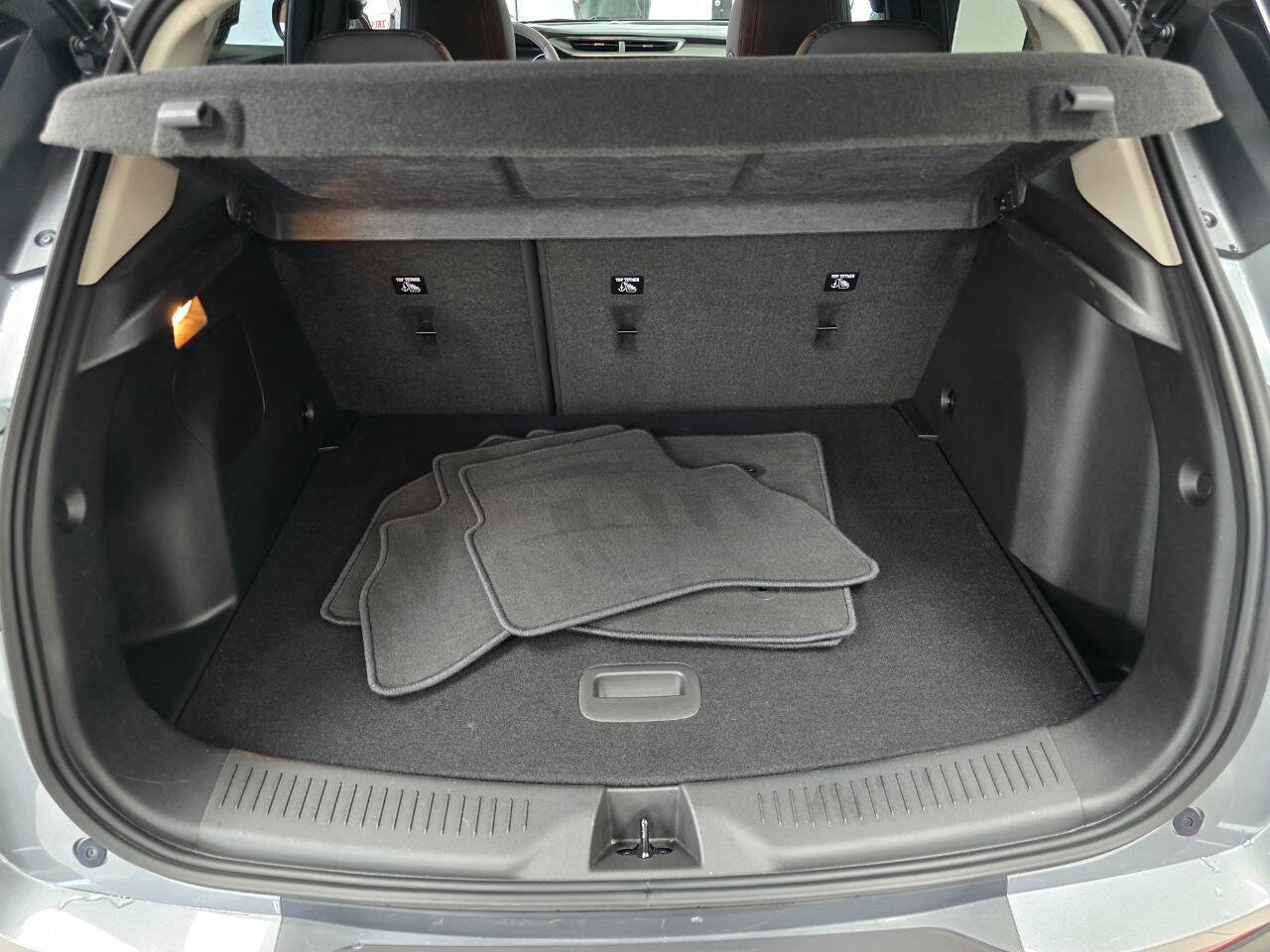 Used 2023 Buick Encore GX Select w/ Safety Package II image 37