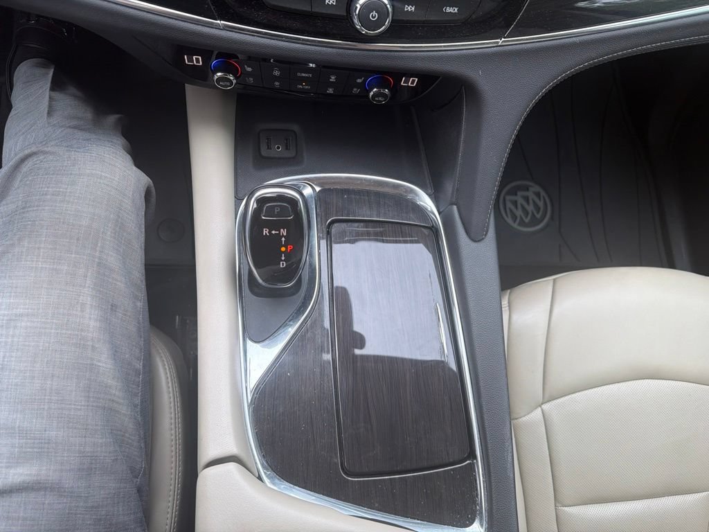 Used 2018 Buick Enclave Premium AWD/4WD image 30