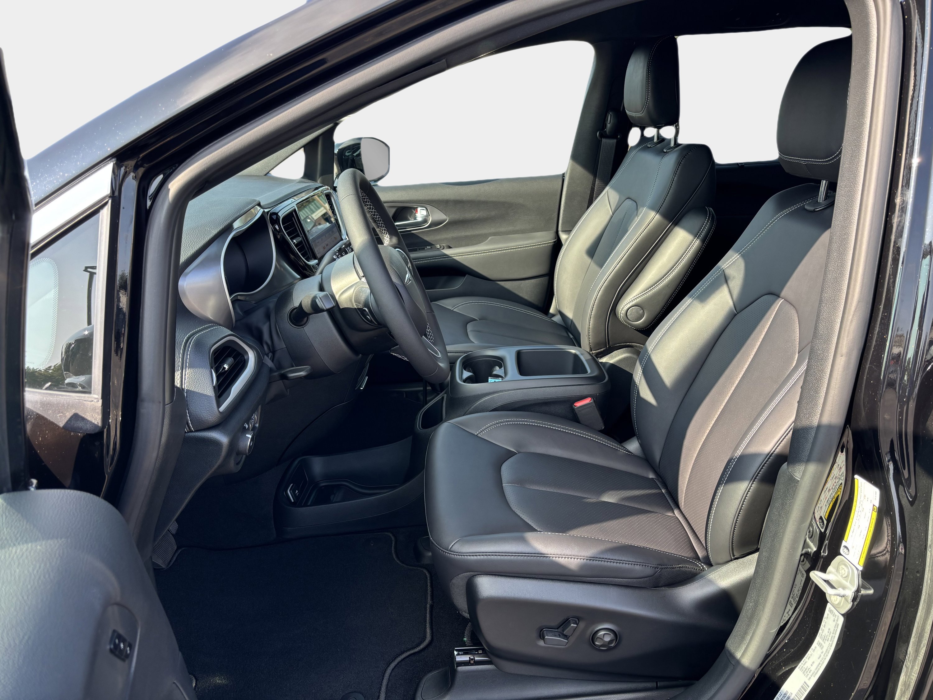 New 2026 Chrysler Pacifica Select image 9