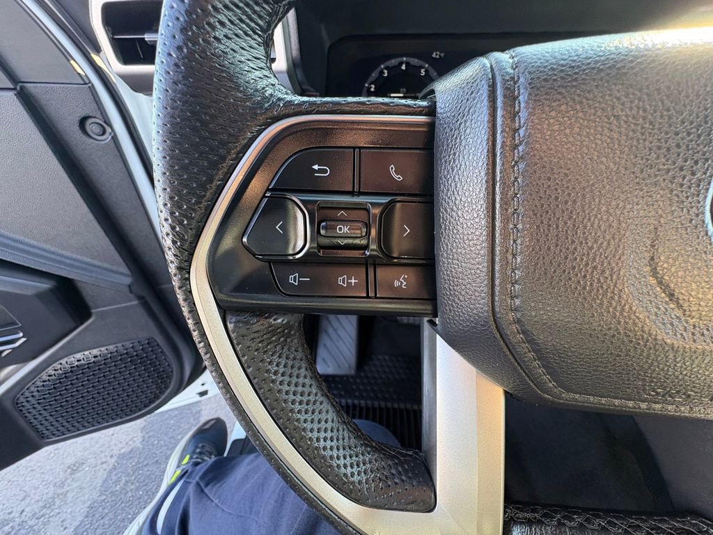 Used 2025 Toyota Tacoma TRD Off-Road image 17