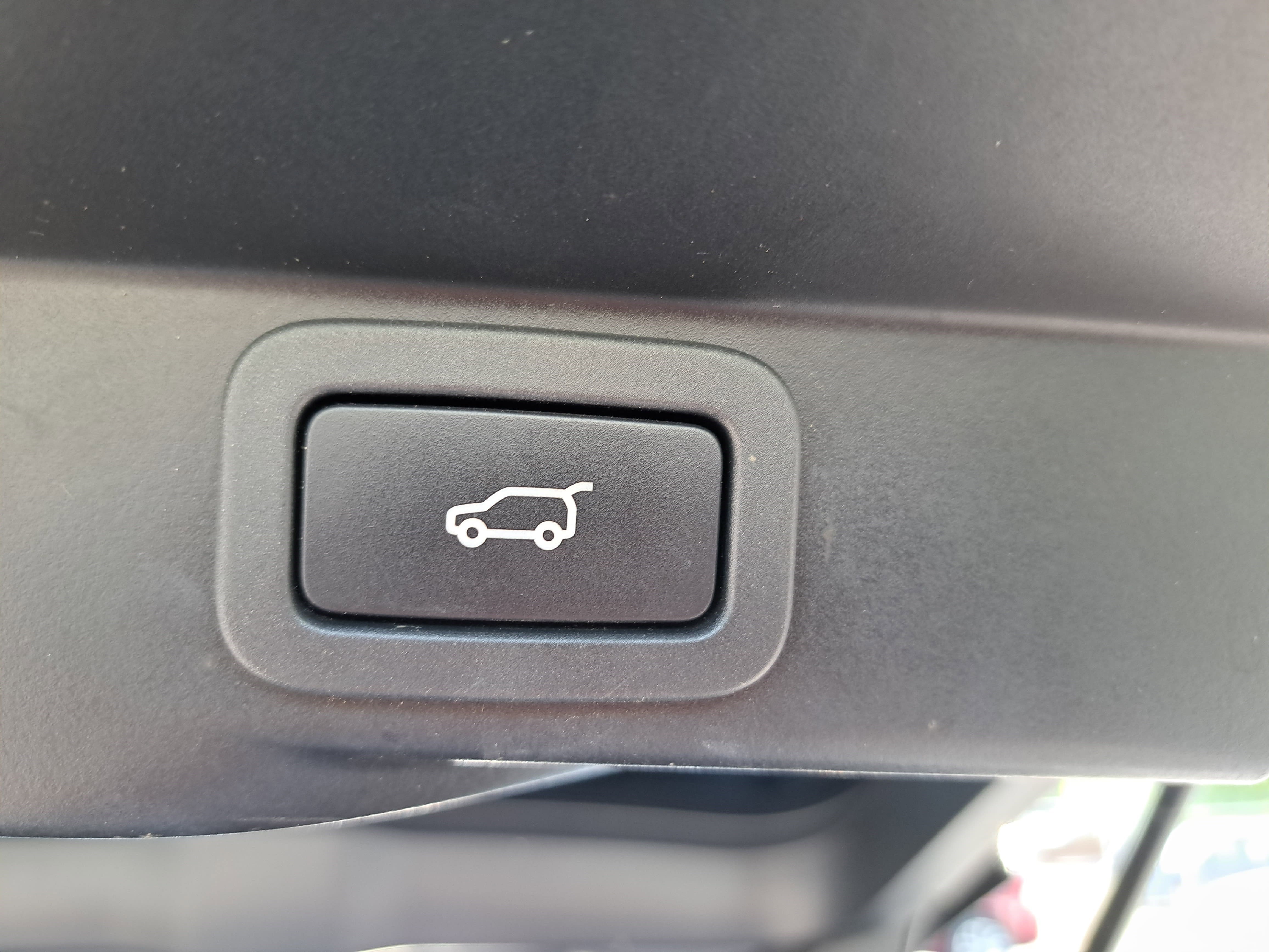 Used 2016 Land Rover Range Rover Sport HSE image 13