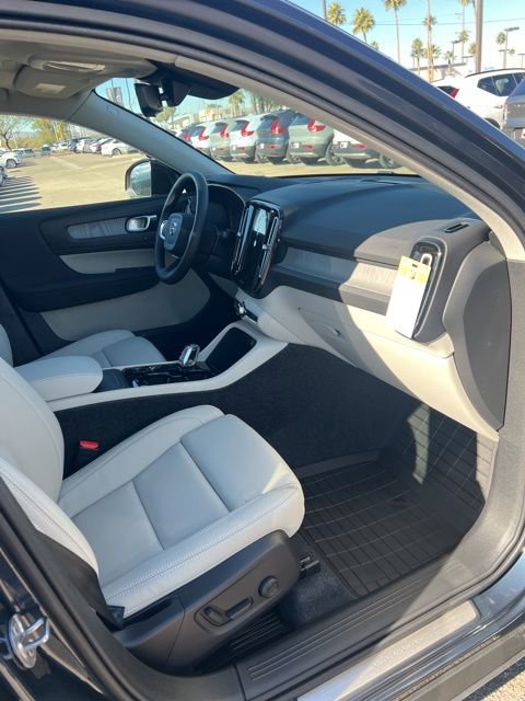New 2026 Volvo XC40 B4 Plus w/ Protection Package FWD image 32
