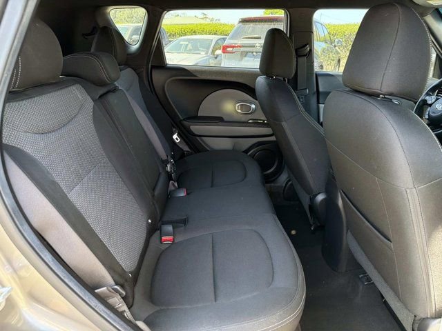 Used 2017 Kia Soul + image 19