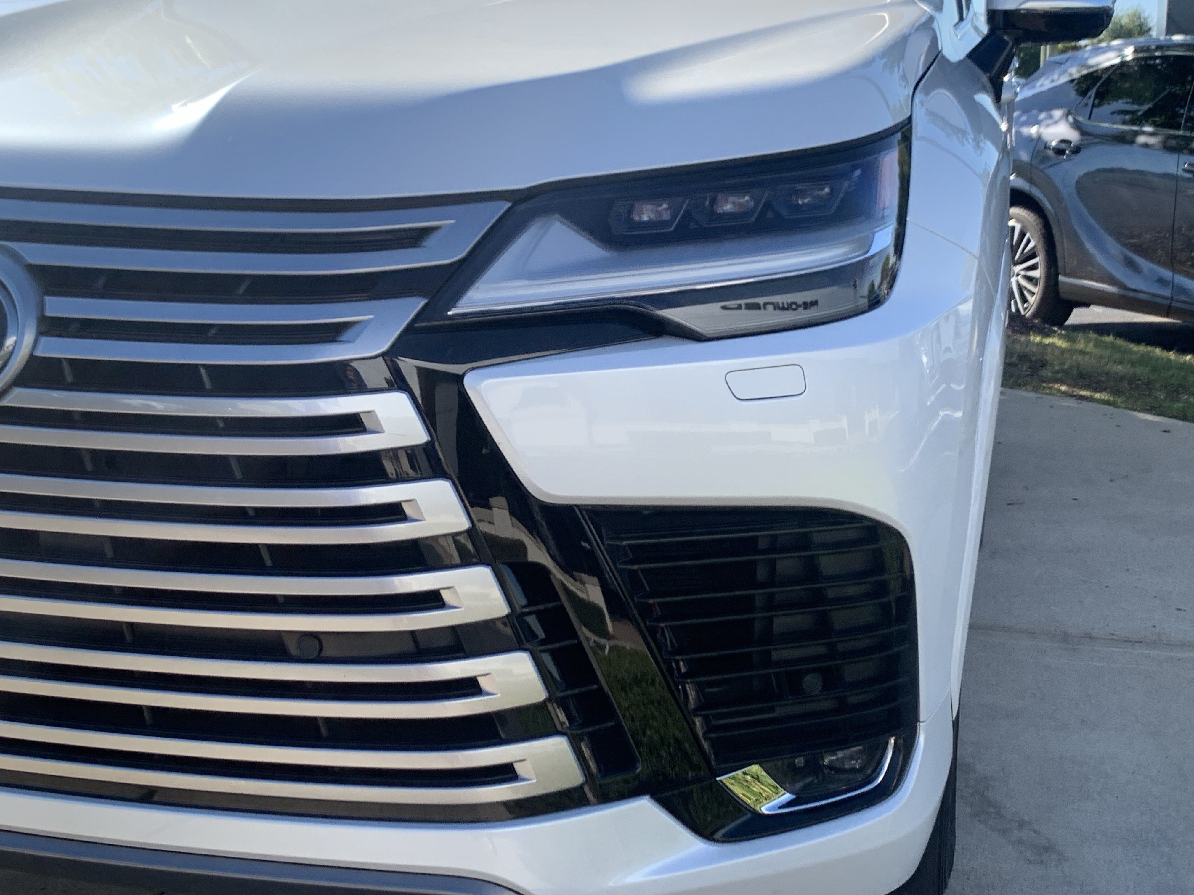Used 2023 Lexus LX 600 4WD w/ Luxury Package image 6