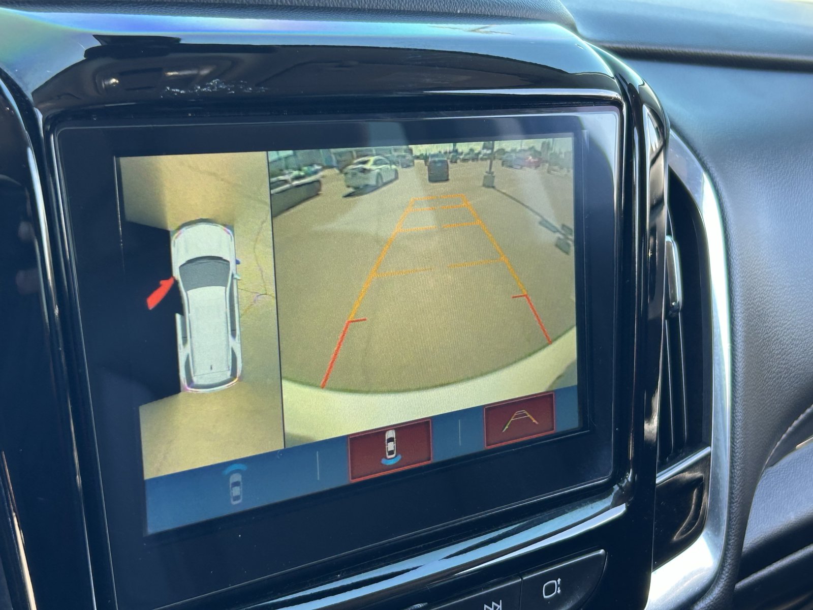 Used 2018 Chevrolet Traverse RS FWD image 31