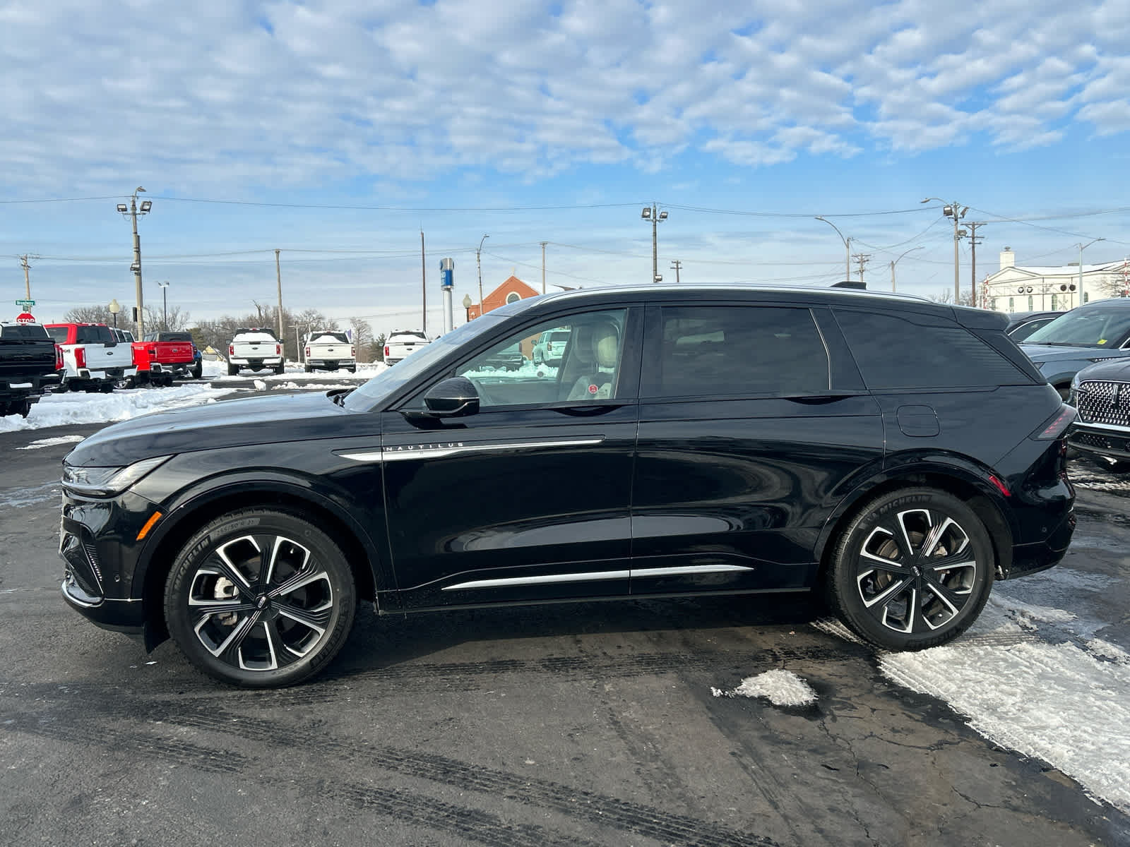 Used 2024 Lincoln Nautilus Reserve AWD/4WD image 1