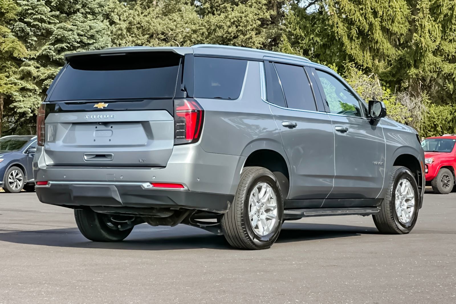 Used 2025 Chevrolet Tahoe LT AWD/4WD image 4