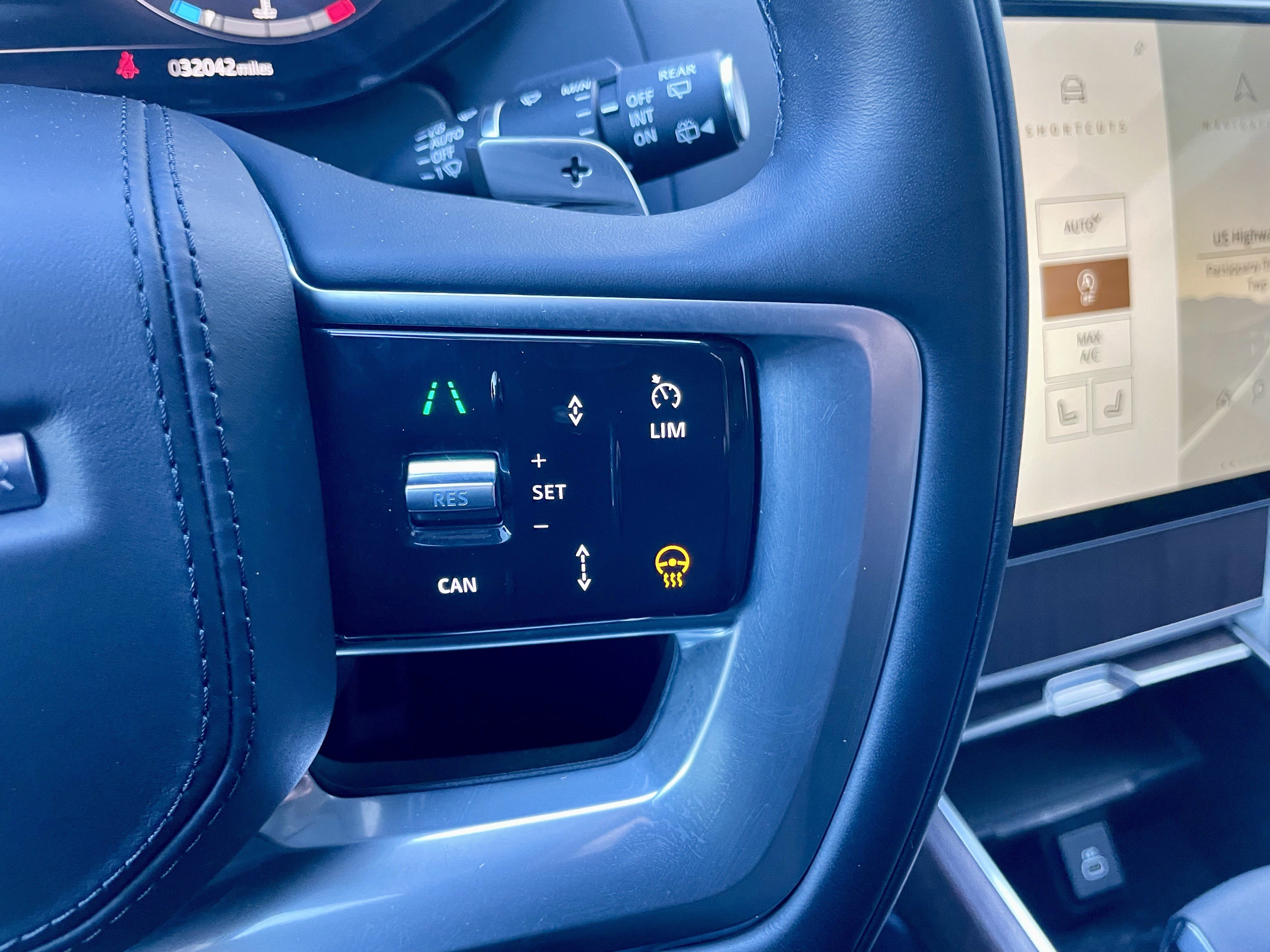 Used 2025 Land Rover Range Rover Long Wheelbase SE image 22