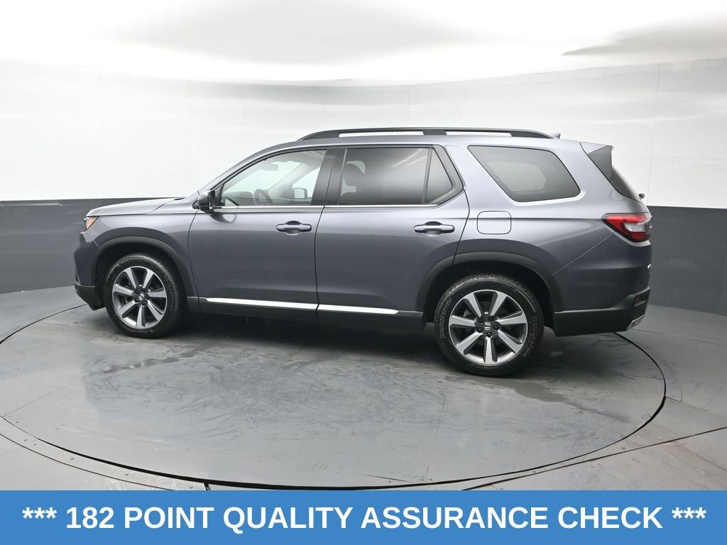Used 2025 Honda Pilot Elite image 4
