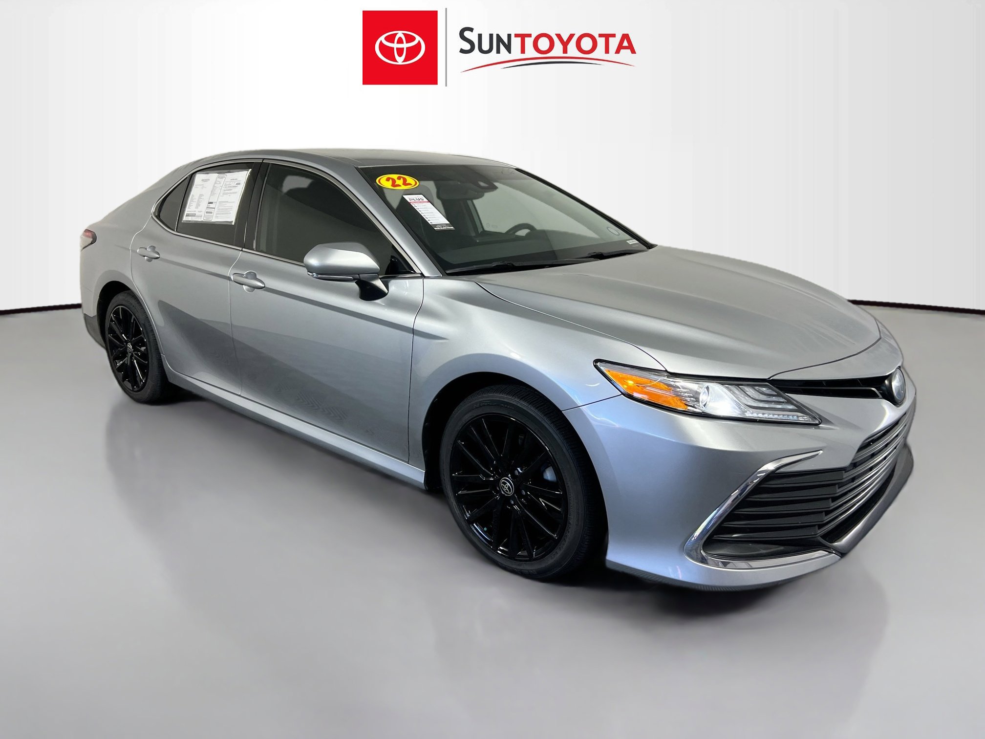 Used 2022 Toyota Camry XLE FWD image 1