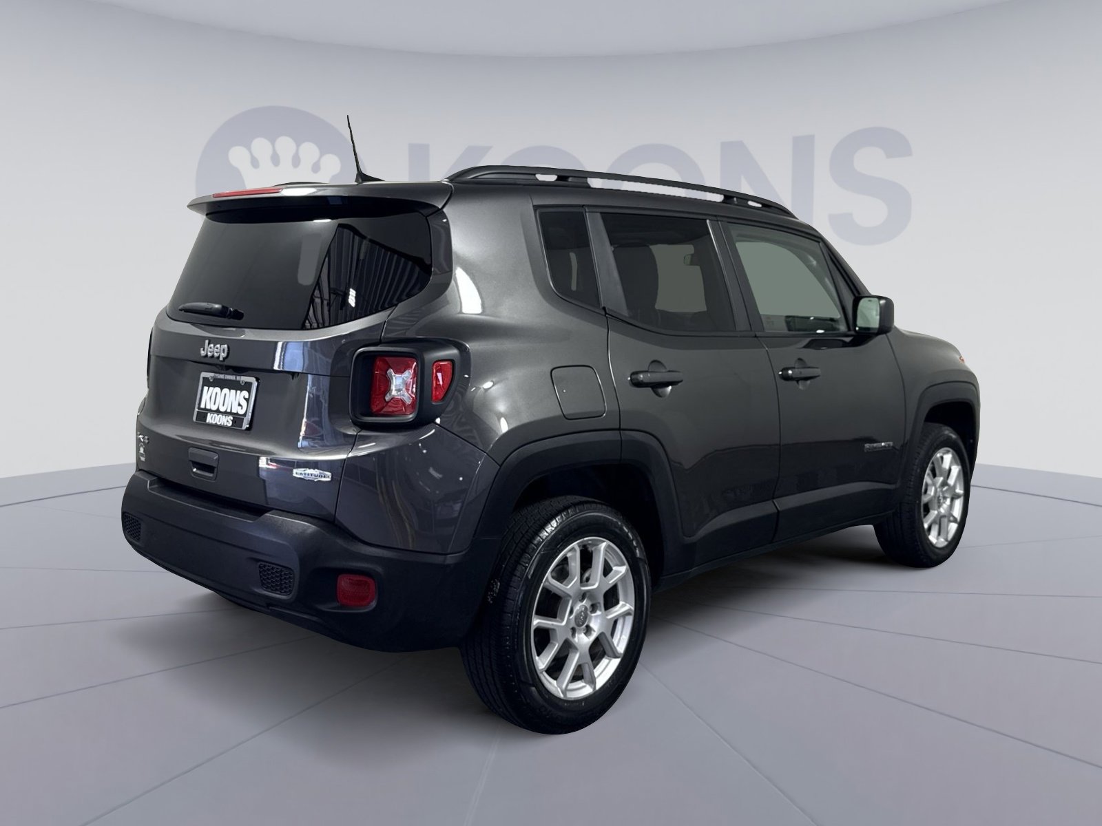 Used 2019 Jeep Renegade Latitude w/ UConnect 8.4 Nav Group AWD/4WD image 7