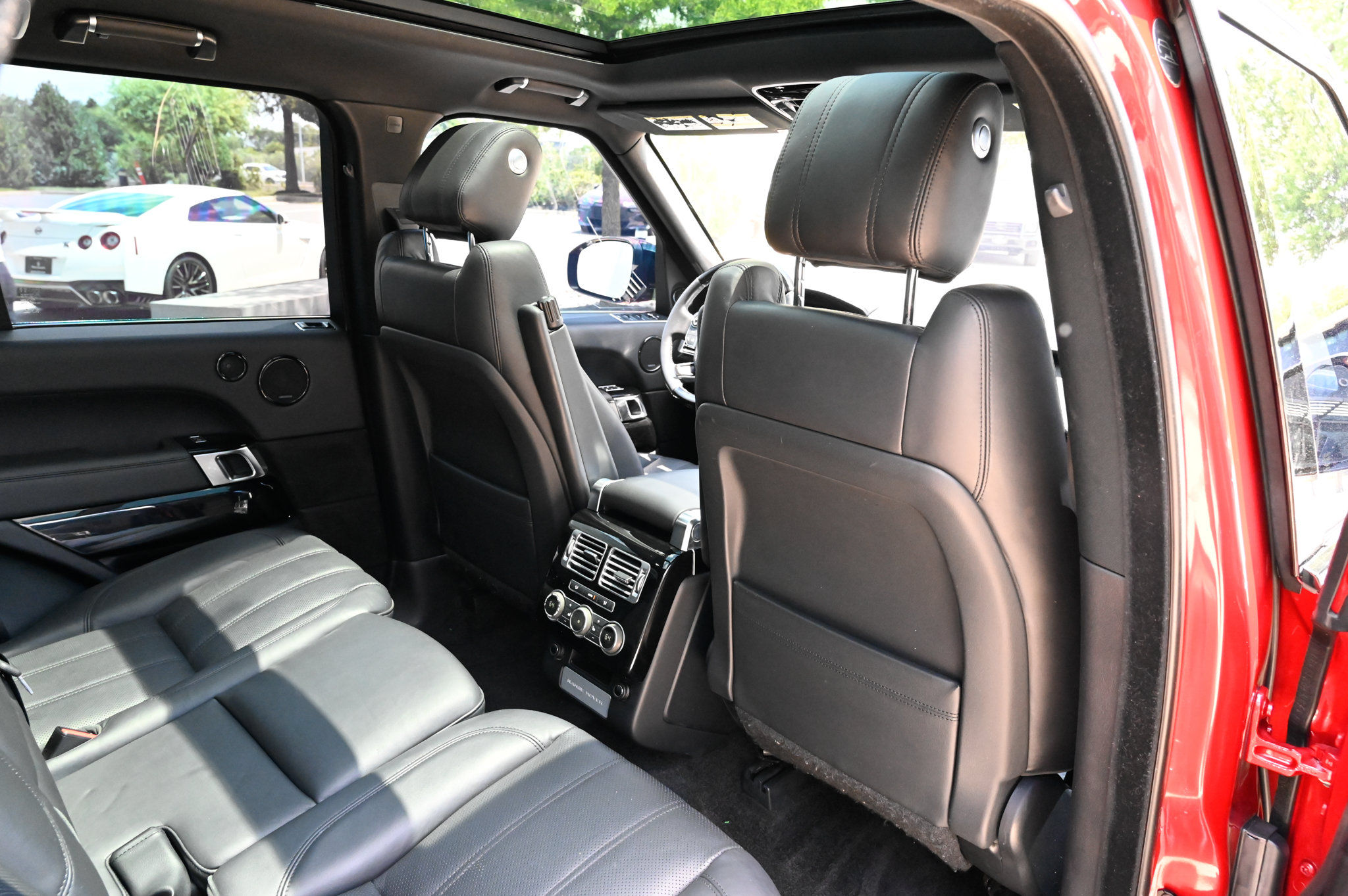 Used 2017 Land Rover Range Rover Supercharged AWD/4WD image 47