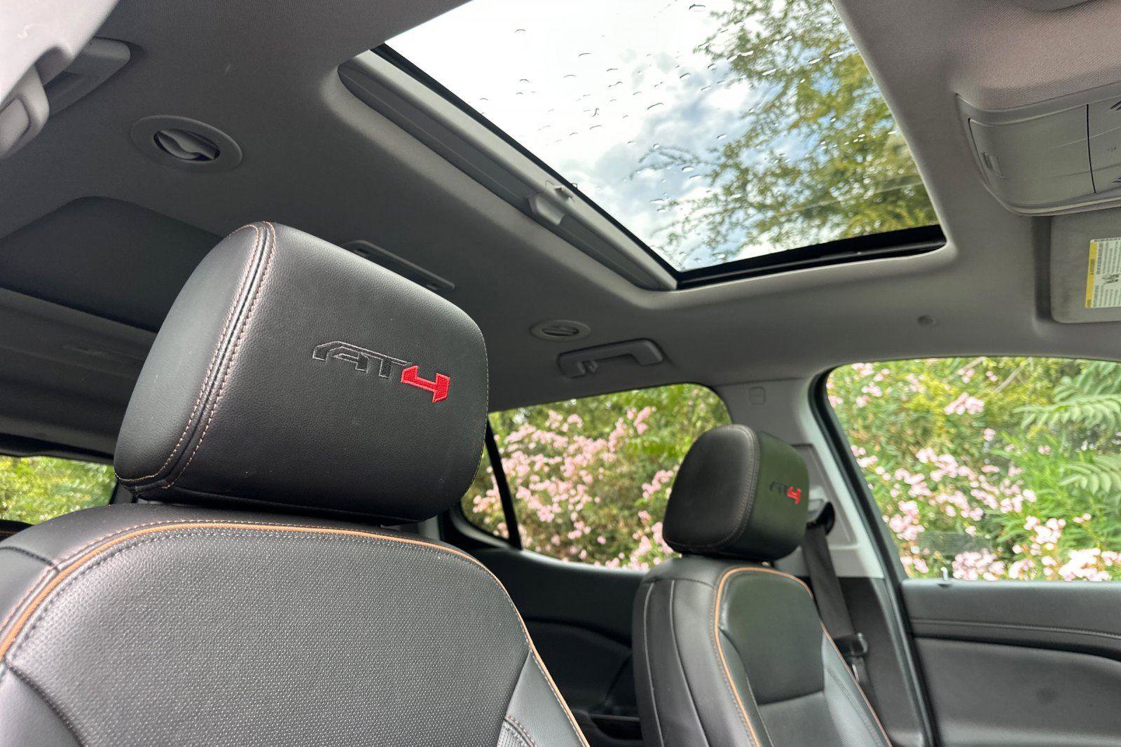 Used 2022 GMC Acadia AT4 w/ Technology Package image 17