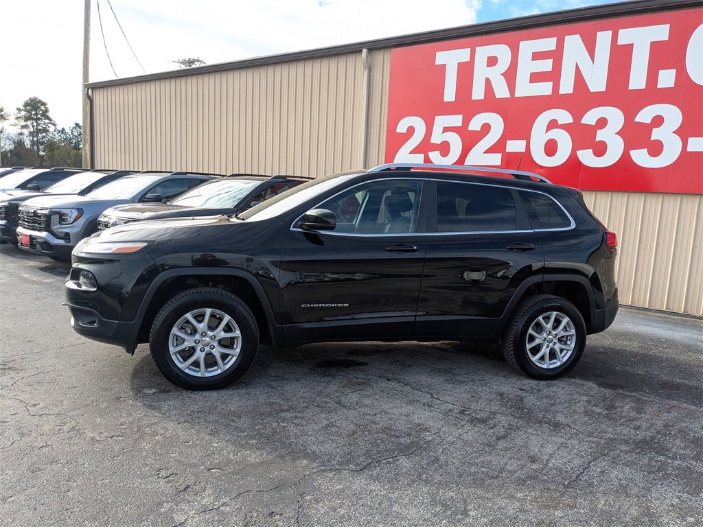 Used 2017 Jeep Cherokee Latitude w/ Safety/Convenience Group image 2