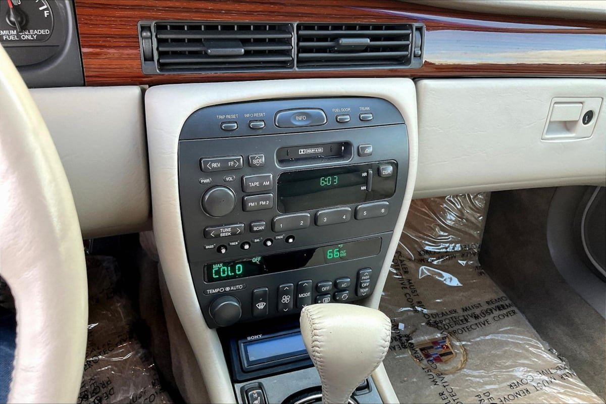 Used 1996 Cadillac Eldorado FWD image 9