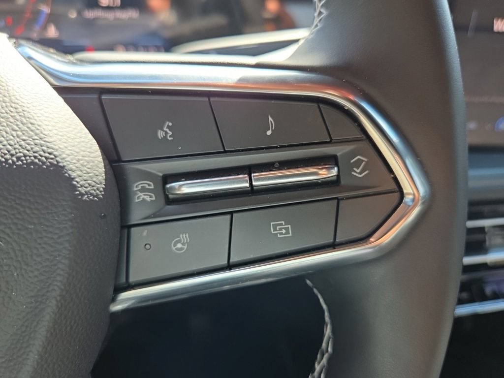 Used 2025 Chevrolet Traverse LT w/ Driver Confidence Package FWD image 21