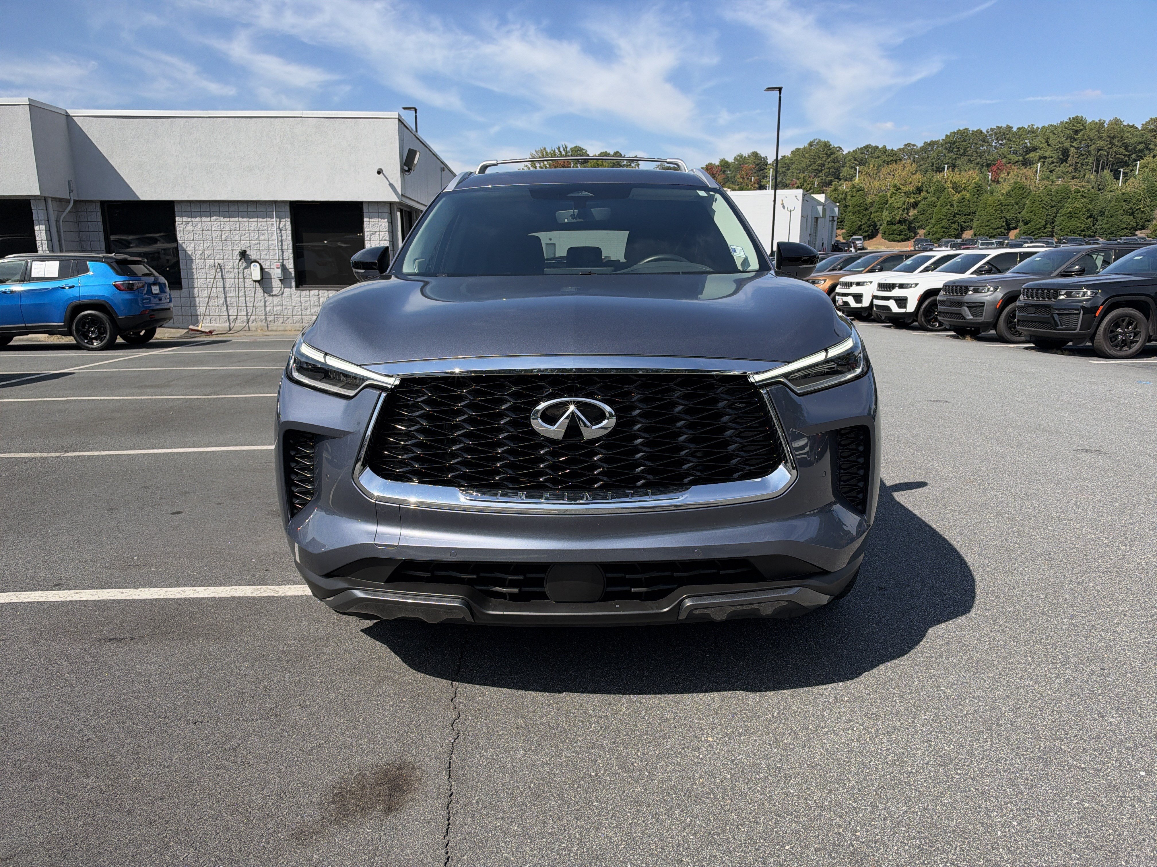 Used 2023 INFINITI QX60 Sensory w/ Cargo Package AWD/4WD image 2