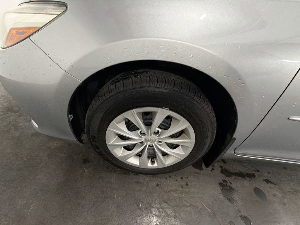 Used 2016 Toyota Camry LE image 29