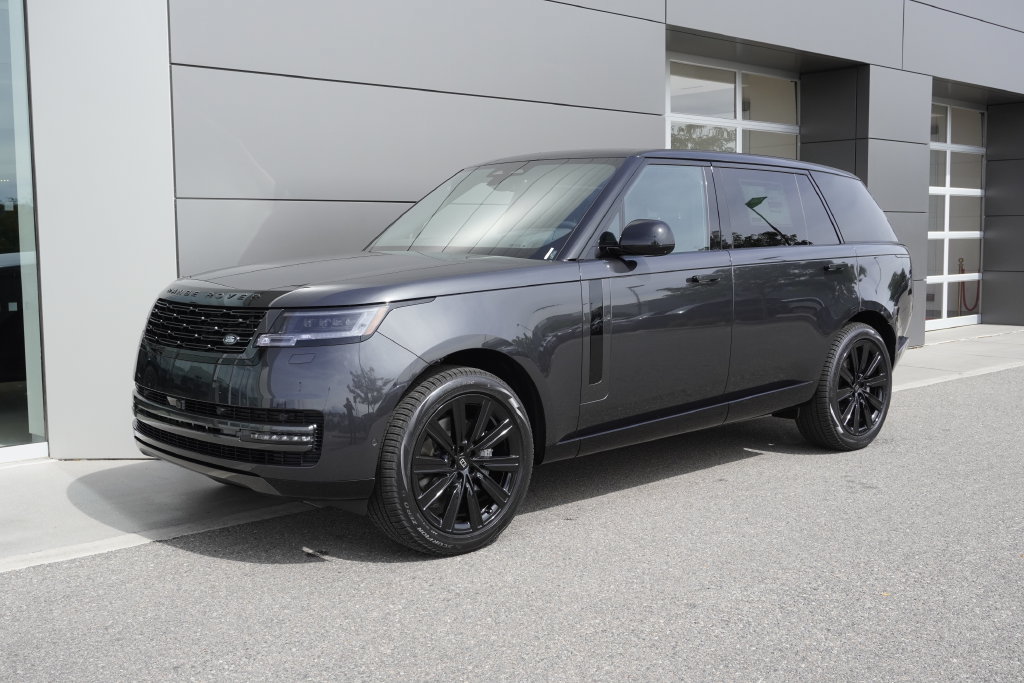 New 2027 Land Rover Range Rover Long Wheelbase SE AWD/4WD image 3