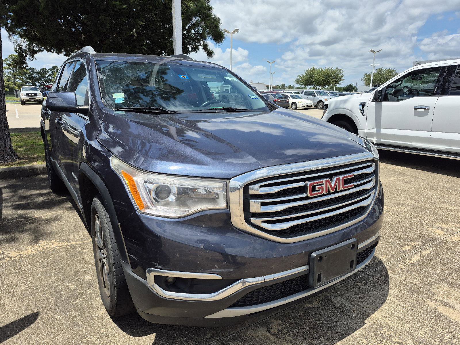Used 2019 GMC Acadia SLT FWD image 2