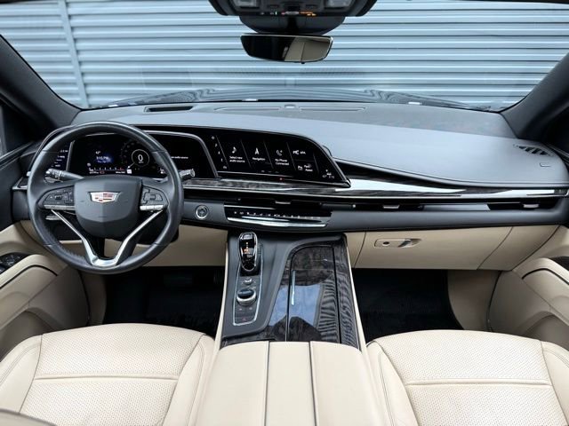 Used 2021 Cadillac Escalade Premium Luxury image 18