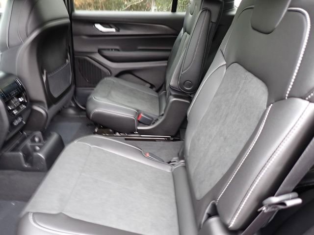New 2025 Jeep Grand Cherokee L Altitude image 13