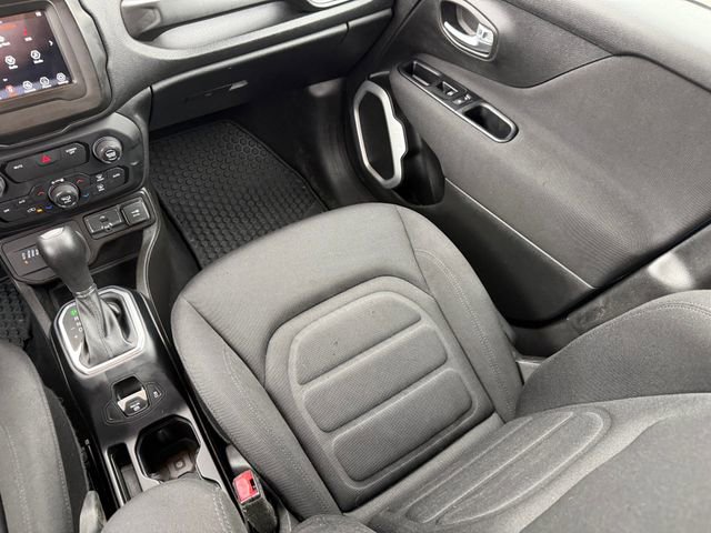 Used 2020 Jeep Renegade Latitude w/ Cold Weather Group AWD/4WD image 27