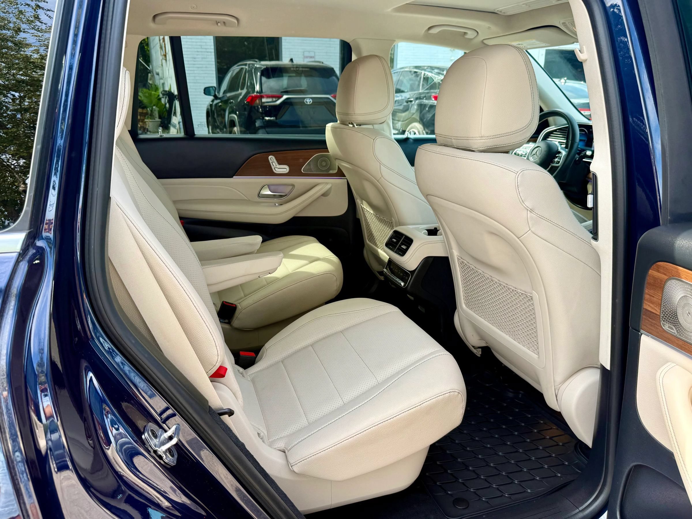 Used 2022 Mercedes-Benz GLS 450 4MATIC image 13