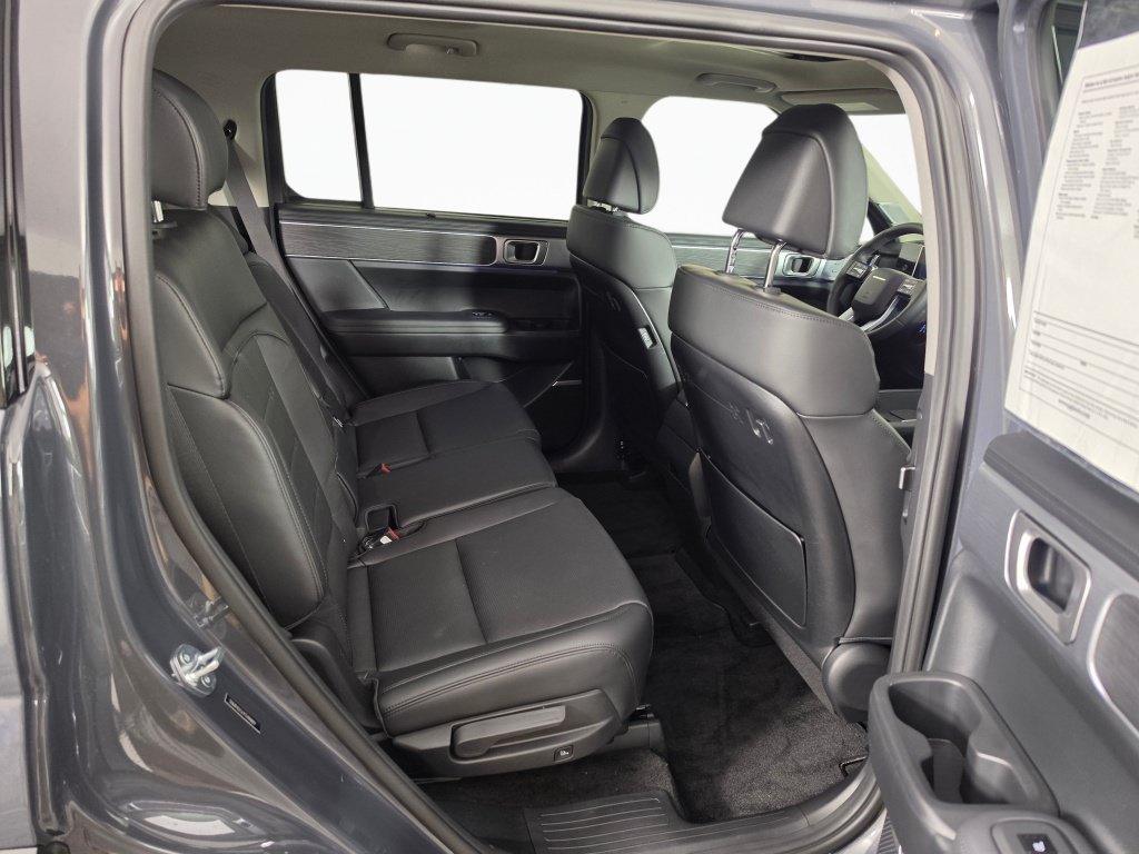 Used 2026 Hyundai Santa Fe Limited AWD/4WD image 32