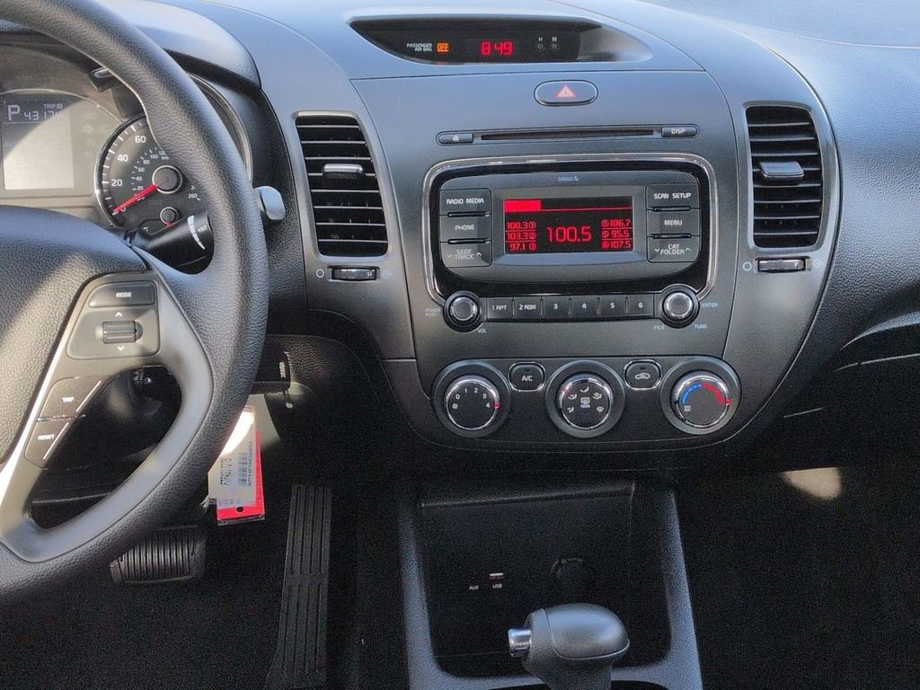 Used 2017 Kia Forte LX image 17