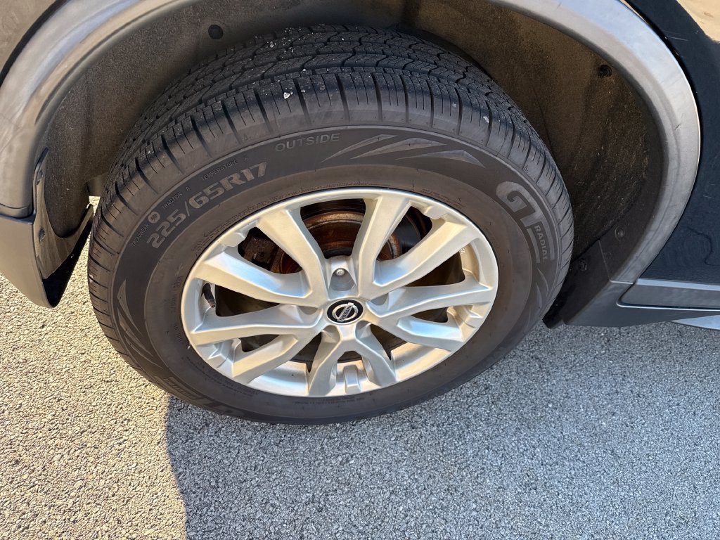 Used 2018 Nissan Rogue SV AWD/4WD image 4
