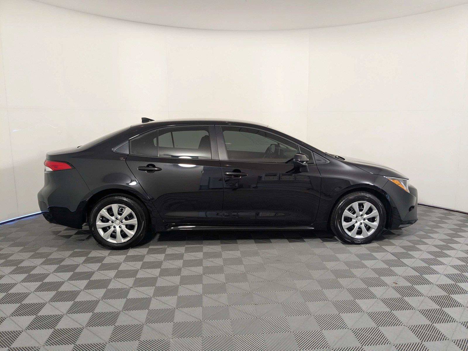 Used 2026 Toyota Corolla LE FWD image 4