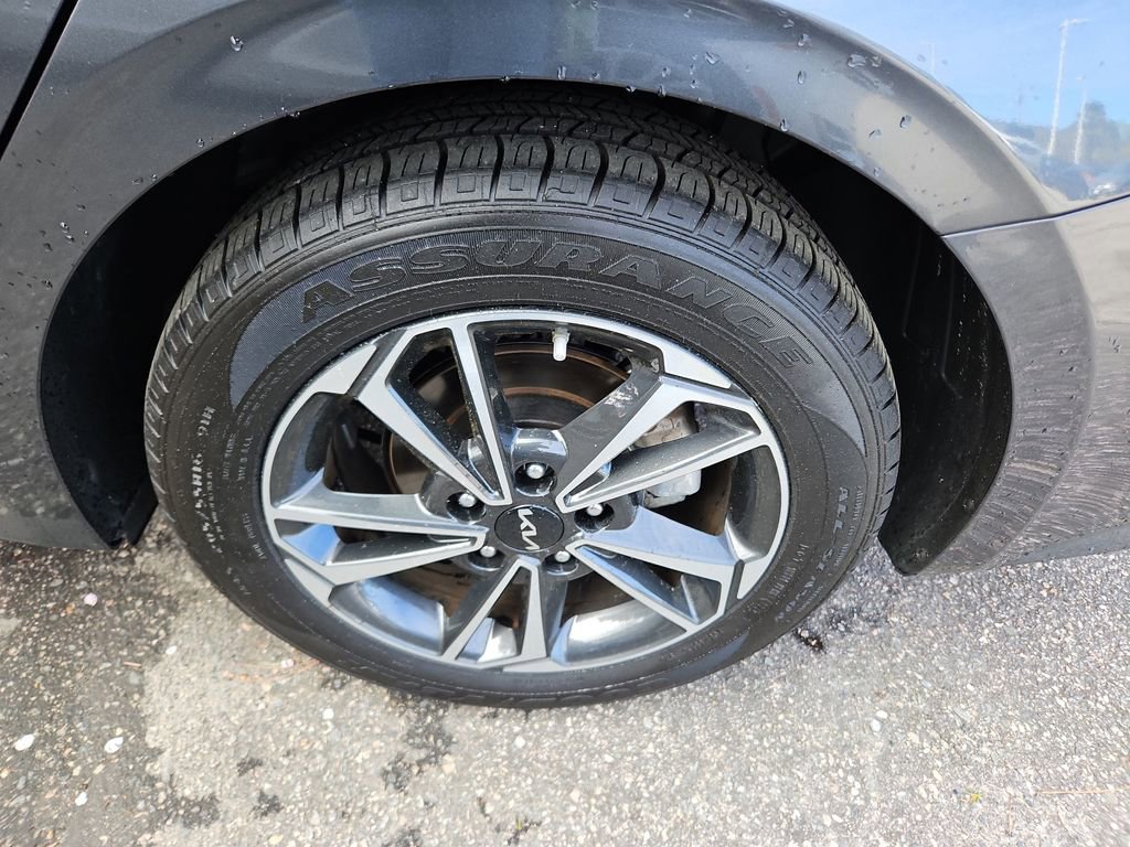 Used 2024 Kia Forte LXS image 28