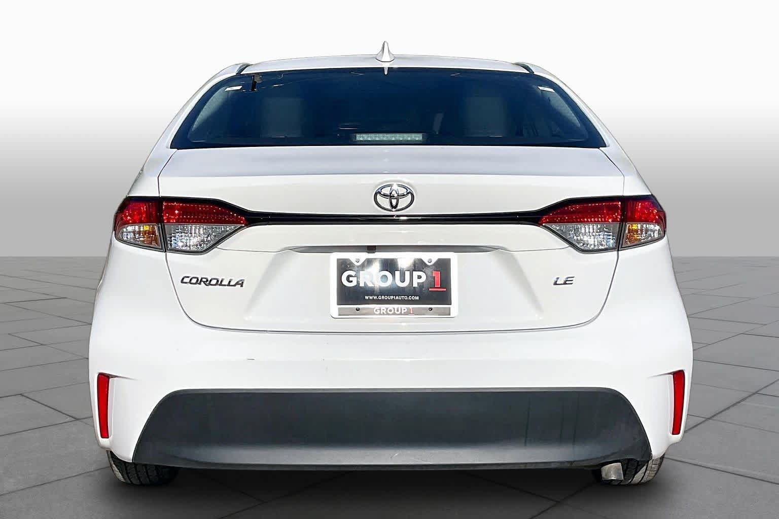 Used 2025 Toyota Corolla LE FWD image 5