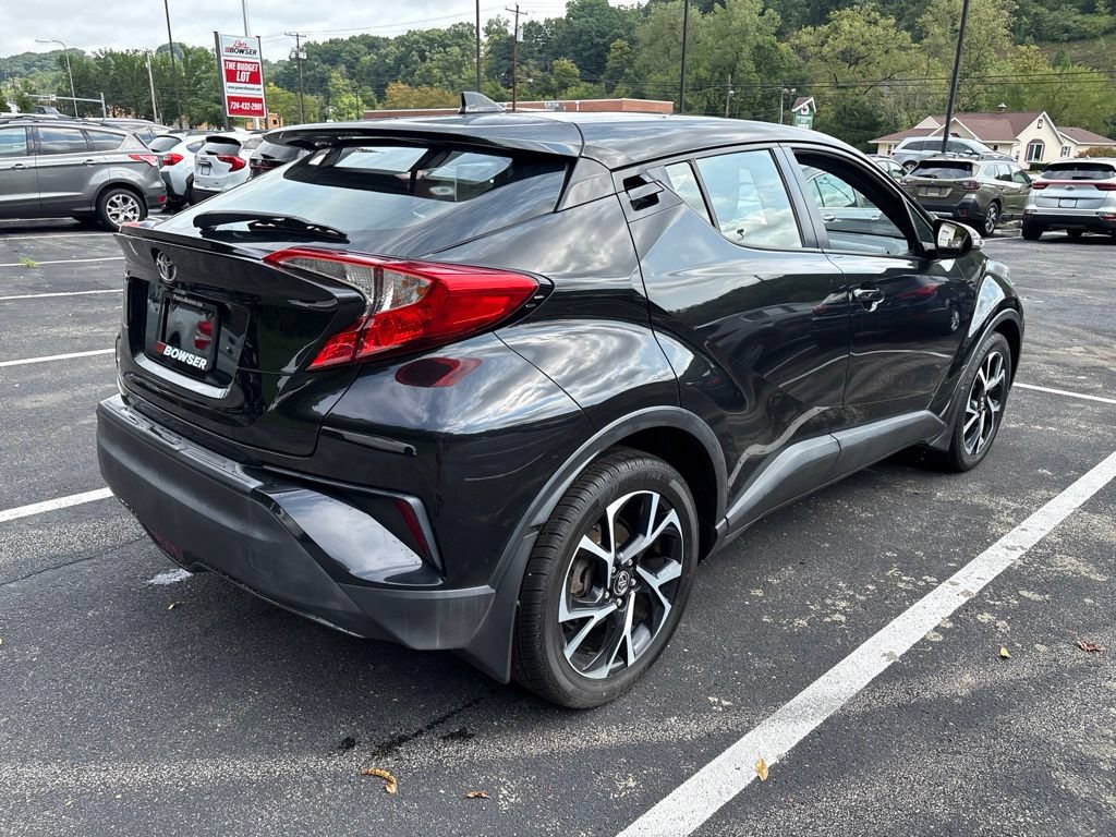 Used 2018 Toyota C-HR XLE FWD image 5