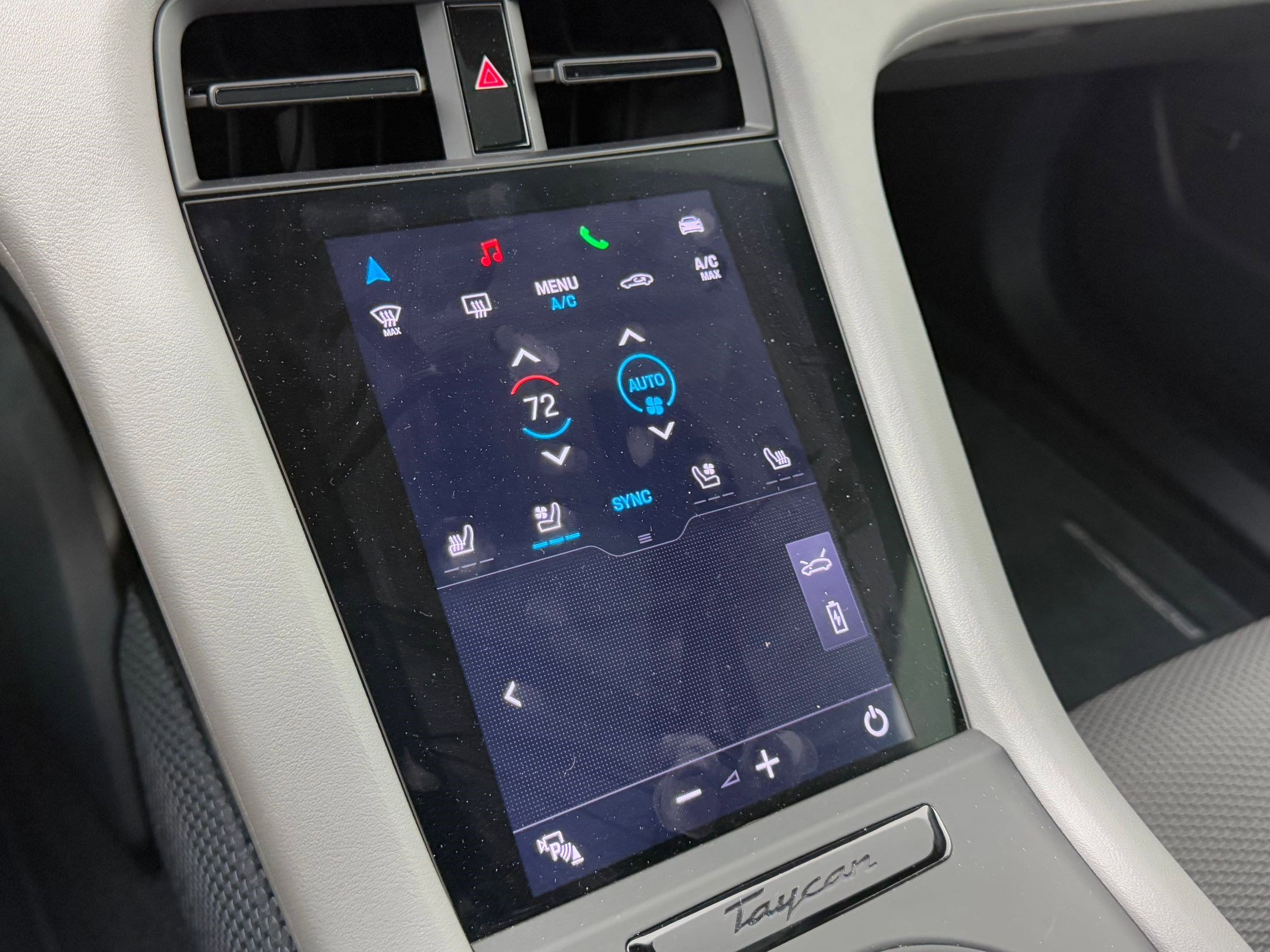 Used 2022 Porsche Taycan image 26