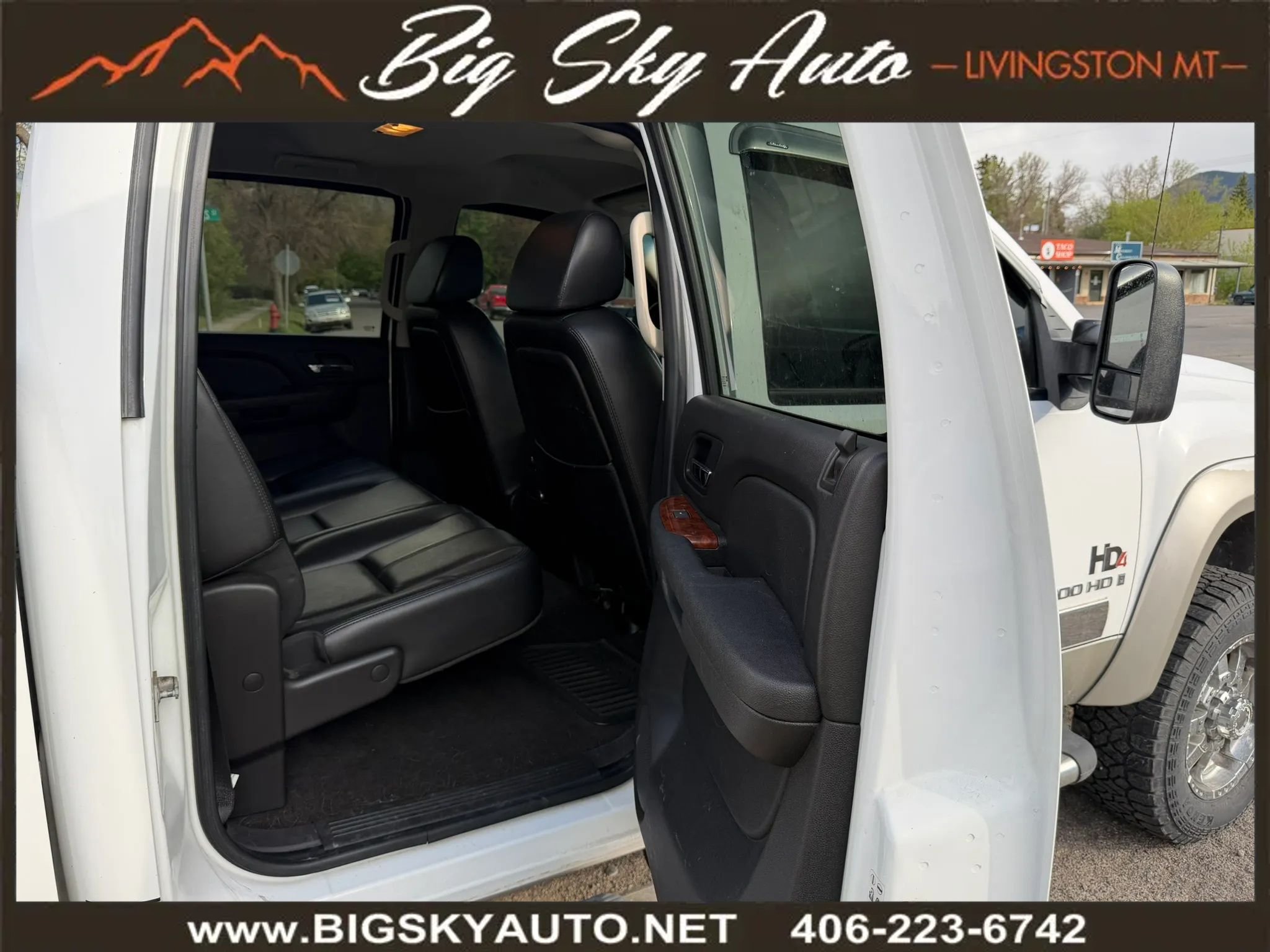Used 2007 Chevrolet Silverado 2500 LTZ w/ Safety Package AWD/4WD image 23