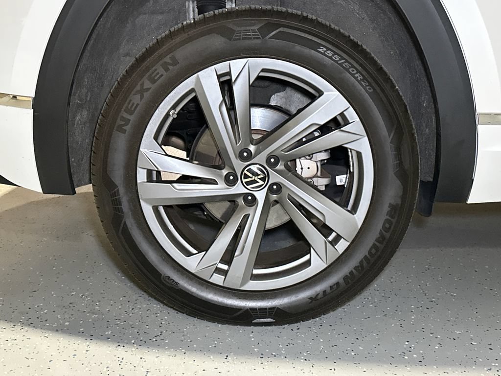 Used 2024 Volkswagen Atlas Cross Sport SEL R-Line AWD/4WD image 8