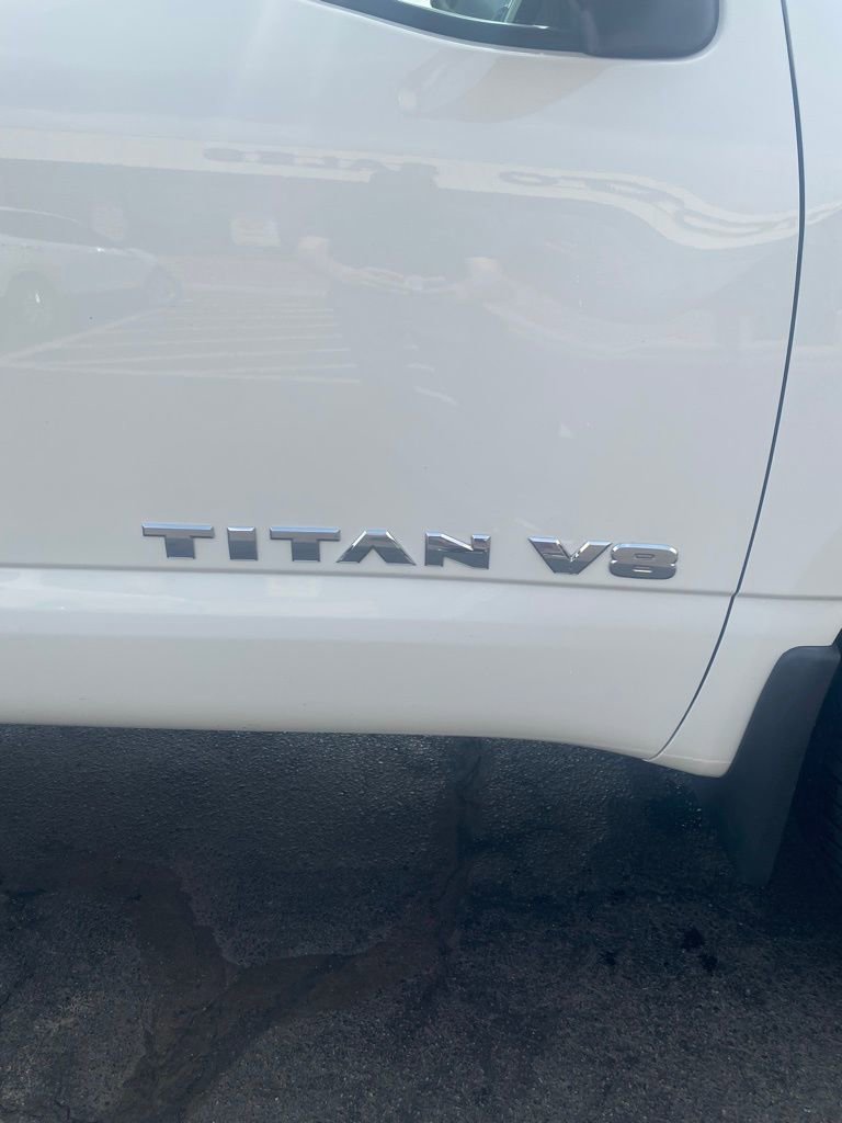 Used 2018 Nissan Titan SV w/ SV Convenience Package image 14