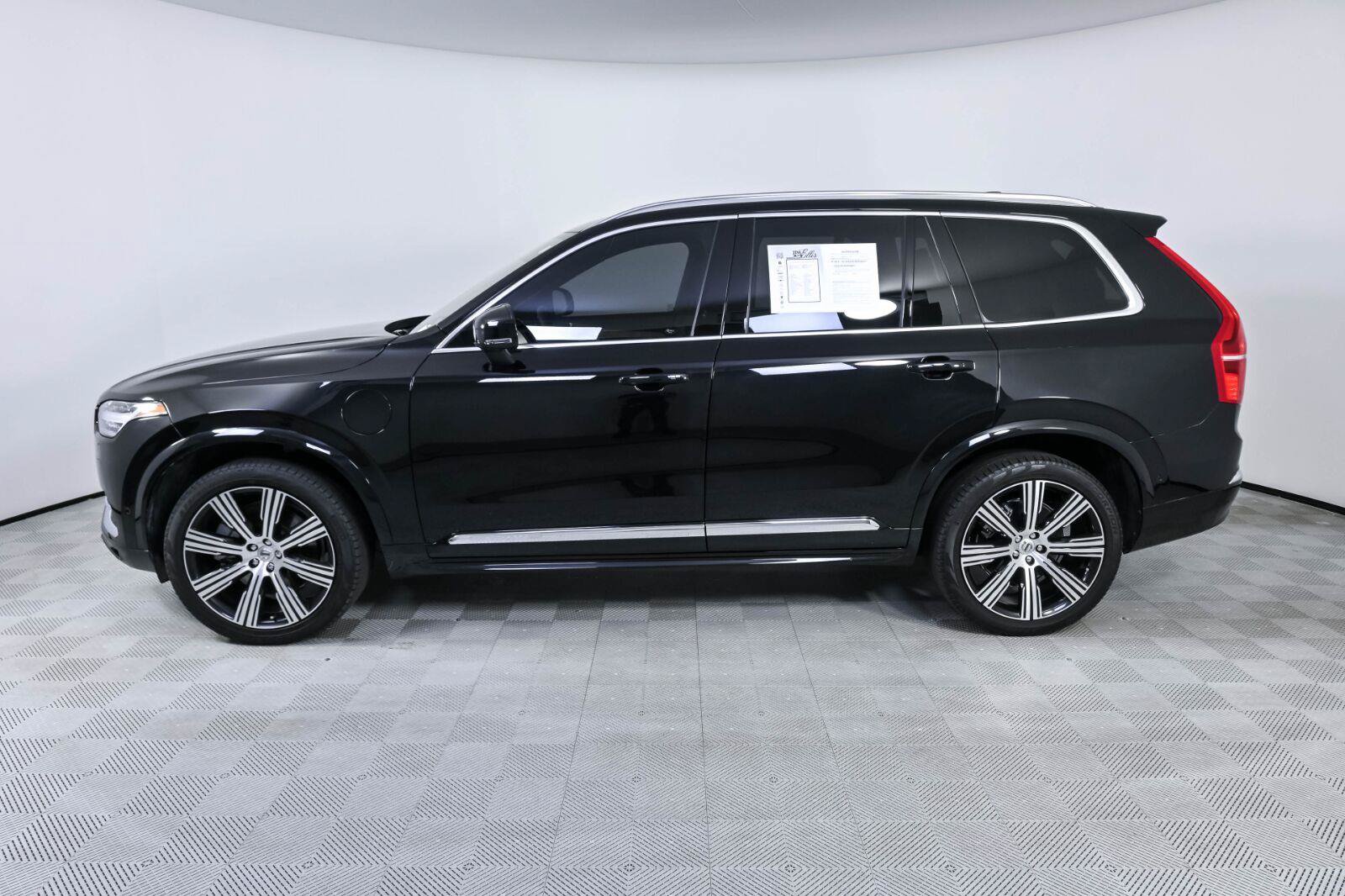 Certified 2024 Volvo XC90 T8 Plus w/ Protection Package Premier AWD/4WD image 2